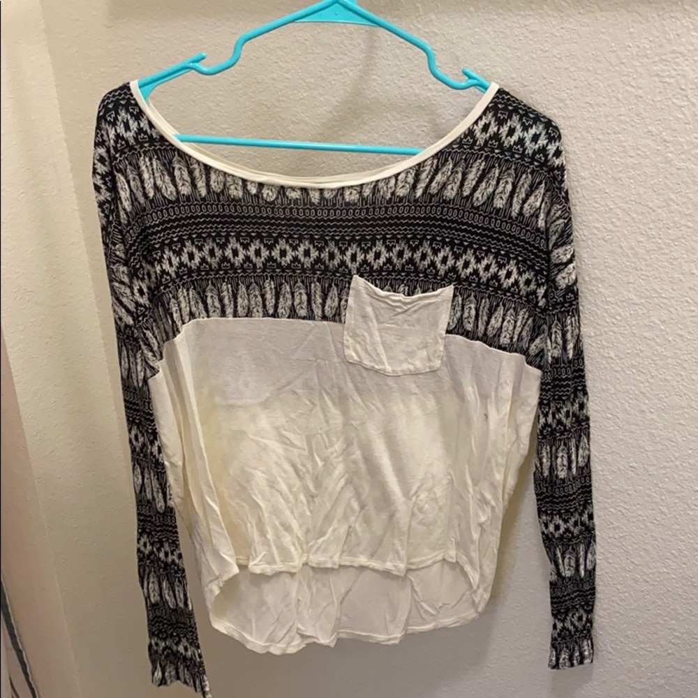 long sleeve with feather patterned